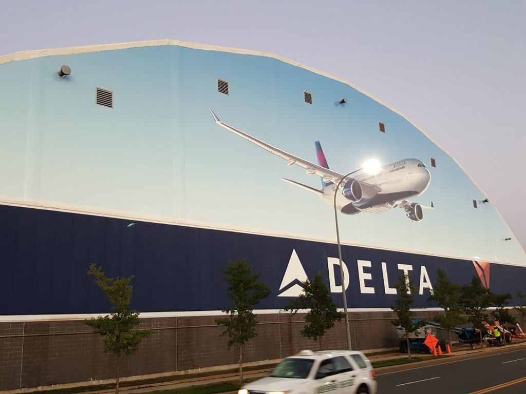 DeltaHangarSlide1